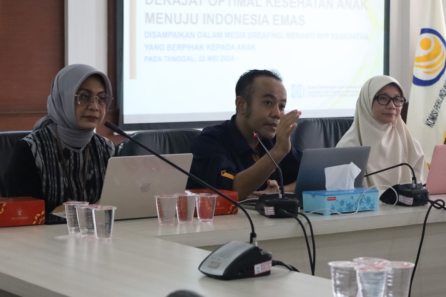 Wakil Ketua KPAI Jasra Putra mengatakan, persoalan kekerasan terhadap anak tidak cukup diselesaikan melalui penindakan terhadap pelaku. Perlu ada evaluasi terhadap lingkungan tempat anak tumbuh, termasuk pola pengasuhan keluarga, interaksi di sekolah, lingkungan pergaulan, serta pengaruh media digital.