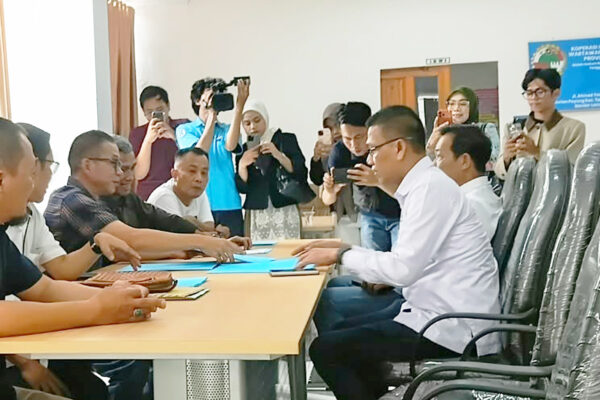 Pemilihan Ketua PWI Lampung Wirahadikusumah dan Adi Kurniawan