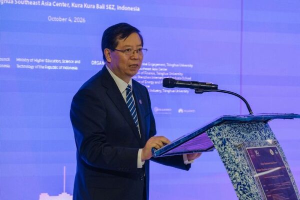 Chairman of the Tsinghua University Council, Prof. Qiu Yong. (dok:Ist)